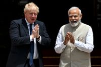 Storbritanniens premiärminister Boris Johnson och Indiens premiärminister Narendra Modi, som nyligen kom överens om ett nytt, utökat försvarssamarbete. Arkivbild.