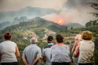 Bränderna på Gran Canaria uppskattas ha fått 8 000 människor evakuerade. Och värmeböljan över den välbesökta turistön förväntas fortsätta.