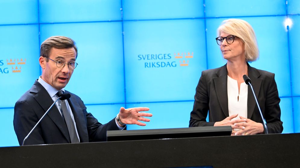 Moderaternas partiledare, Ulf Kristersson, och Moderaternas ekonomiskpolitiska talesperson, Elisabeth Svantesson.