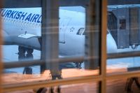 Kvinnorna landade på Arlanda i torsdags. De är misstänkta för krigsförbrytelser efter att ha rest till Syrien för att ansluta till terrororganisationen IS.