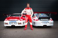 Tv-snickaren Matte Karlsson är även racerförare och kör Porsche.