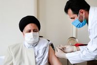 Irans president Ebrahim Raisi fick sin första vaccinspruta 8 augusti. Arkivbild.