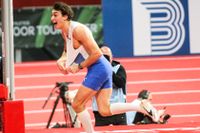Armand Duplantis satte nytt världsrekord i stavhopp när han klarade 6,19 meter vid en tävling i Belgrad på måndagen.