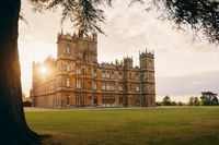 Nu kan du bo på Downton Abbey-slottet