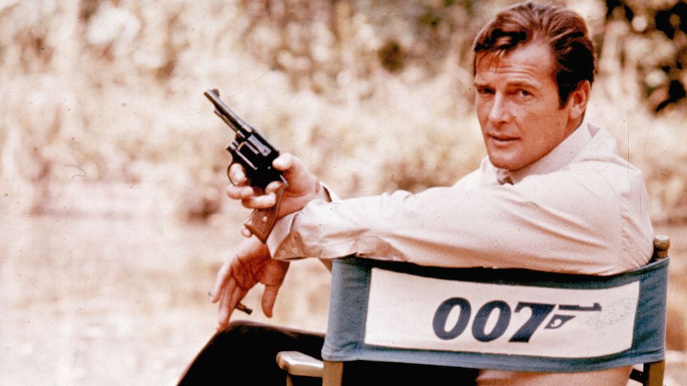 Roger Moore som James Bond 1972. Arkivbild.