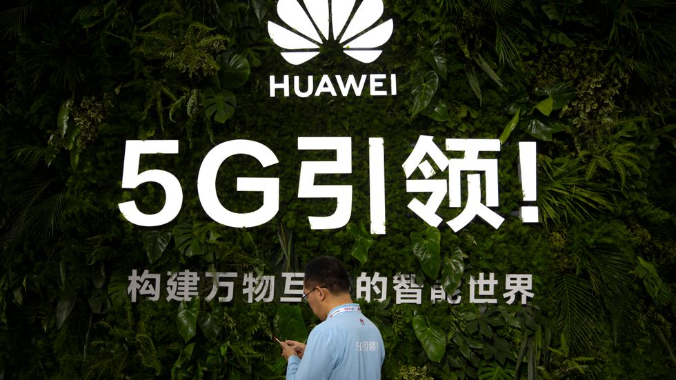 Huawei nekar till att deras 5G-utrustning skulle kunna användas för kinesiskt spionage i andra länder. Arkivbild.