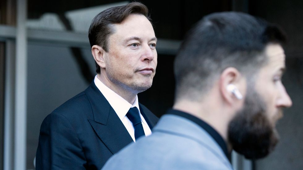 Twitters vd Elon Musk står bakom pausen av AI-produkter.