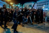 Polis och demonstranter drabbade samman i bland annat Madrid under onsdagskvällen.
