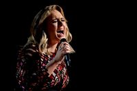 Brittiska stjärnan Adele hintar i skämtsam ton om att en ny skiva kan bli verklighet. Arkivbild.