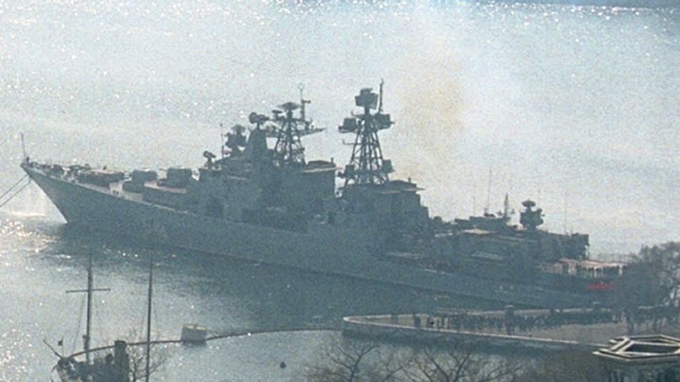 Jagaren Marskalk Sjaposjnikov upptäckte och skrämde i väg en amerikansk ubåt, uppger Moskva.