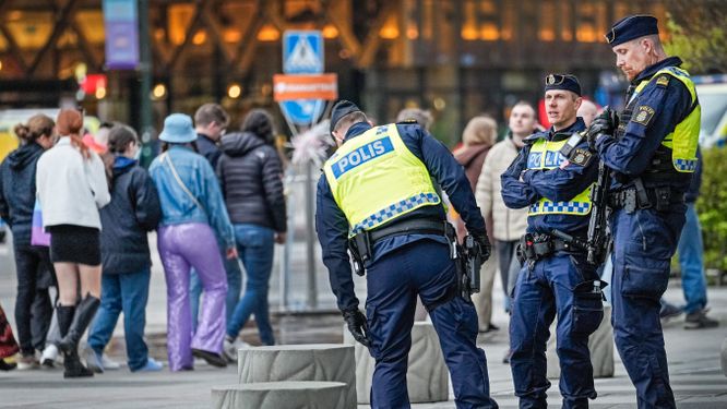 Poliser i Malmö inför genrepet på måndagen.