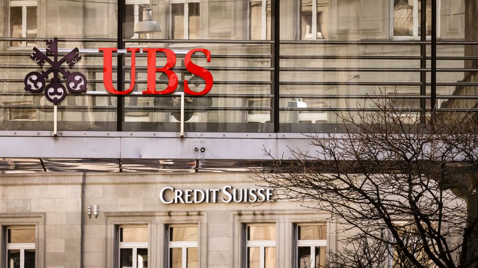 Den krisartade schweiziska banken Credit Suisse har köpts upp av konkurrenten UBS.