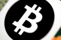 Kryptovalutan bitcoin lyfter inför börsnotering av en så kallad ETF-fond som ska handla i terminskontrakt för kryptovalutor. Arkivbild.