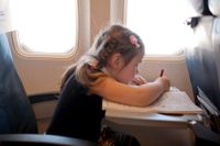 En av tre vill ha barnfria zoner på flyget, enligt en norsk undersökning.