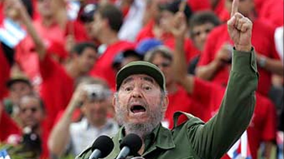 Fidel Castro för tio år sedan - snart är han och hans Kuba bara historia