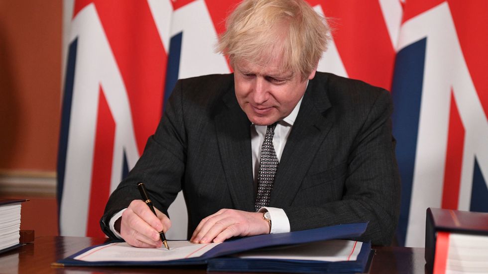 Storbritanniens premiärminister Boris Johnson undertecknade det nya handelsavtalet mellan EU och Storbritannien den 30 december 2020. EU får nu på sig till den 30 april att formellt godkänna uppgörelsen. Arkivfoto.