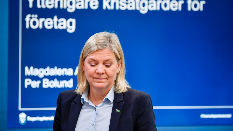 Finansminister Magdalena Andersson på en pressträff om förlängt stöd till företagen den 9 november.