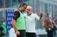 Zlatan Ibrahimovic tillsammans med Milans tränare Stefano Pioli. Arkivbild.
