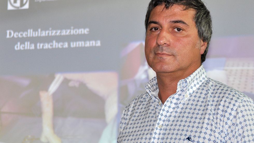 Kirurgen Paolo Macchiarini är delgiven misstanke om brott i fyra fall.
