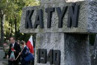 En minnesplats för offren i Katynmassakern i Warszawa, Polen. Arkivbild.
