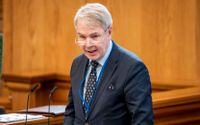 Finlands utrikesminister Pekka Haavisto har testat positivt för covid-19. Han deltog på OSSE-mötet i Stockholm förra veckan. 