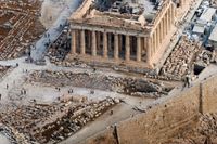 Templet Parthenon, på Akropolis i Aten, började byggas 447 f Kr. I dag ett världsarv. Men finns det tid för det antika Grekland i historieämnet? Arkivbild.