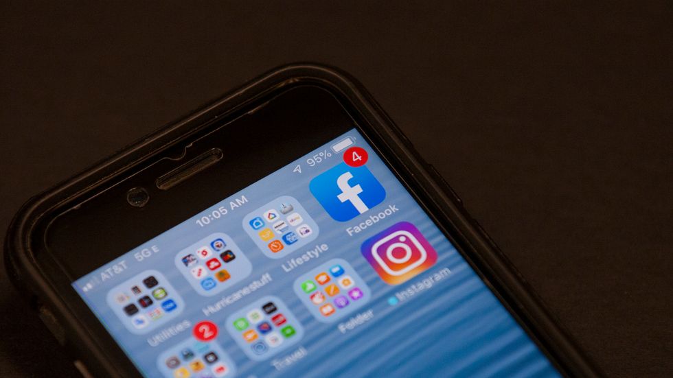 Över hundra falska Facebook- och Instagramkonton som styrdes från Rumänien har stängts av inför valet i USA i november. Arkivbild.