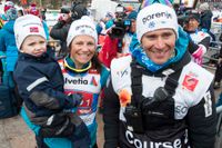 Katja Visnar firade VM-silvret i Seefeld tillsammans med sin man Ola Vigen Hattestad och sonen Ludvig. Arkivbild.