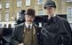 Martin Freeman och Benedict Cumberbatch som dr Watson och Sherlock Holmes i specialavsnittet "The abominable bride" av tv-serien "Sherlock".