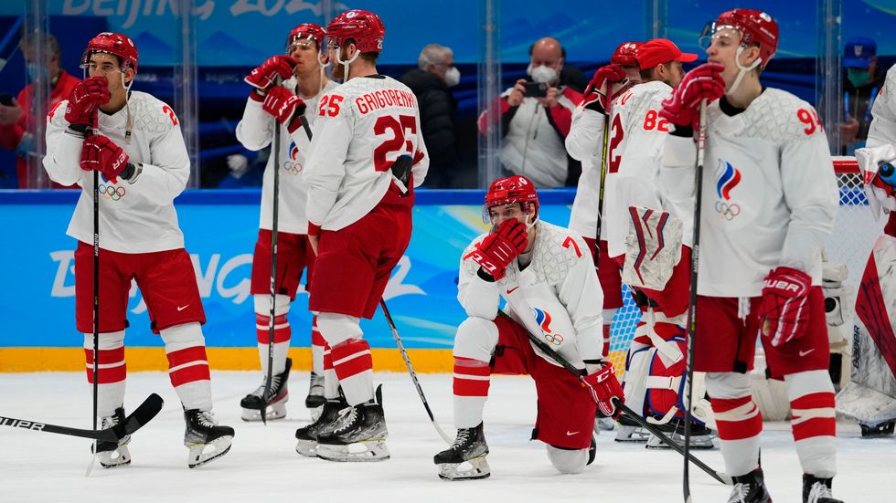 Det ryska laget efter förlusten mot Finland i OS-finalen. Arkivbild.