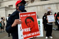 Kuppen i Myanmar och gripandet av Aung San Suu Kyi väcker protester världen över. Bild från demonstration i London den gångna helgen.