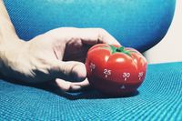 Pomodorometoden föddes ur Francesco Cirillos tomatformade äggklocka.