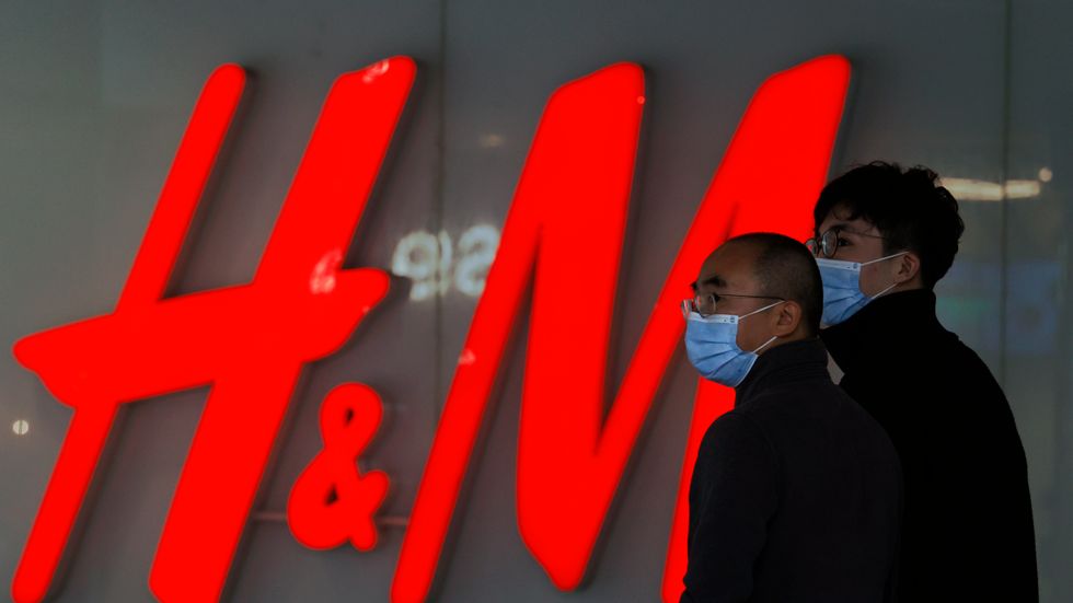 H&M är i blåsväder i Kina efter ställningstaganden mot brott mot mänskliga rättigheter i Xinjiang-regionen.