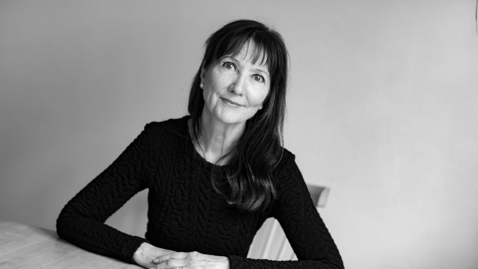 Madeleine Hessérus har sedan debuten 1997 skrivit dramatik, novellsamlingar och romanerna ”Till Isola”, ”Staden utan kvinnor” och ”Elefantens fot”.