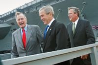 Jeb Bush tillsammans med president H. W. Bush, Jebs pappa, och president George W Bush, Jebs bror.