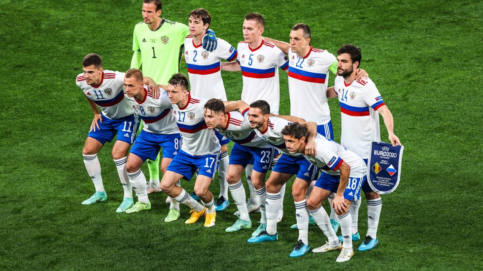 Fifa låter det ryska fotbollslandslaget få spela klart kvalet till Qatar VM 2022.