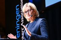 Carina Åkerström, vd för Handelsbanken, väntas presentera en vinstökning på 10 procent.