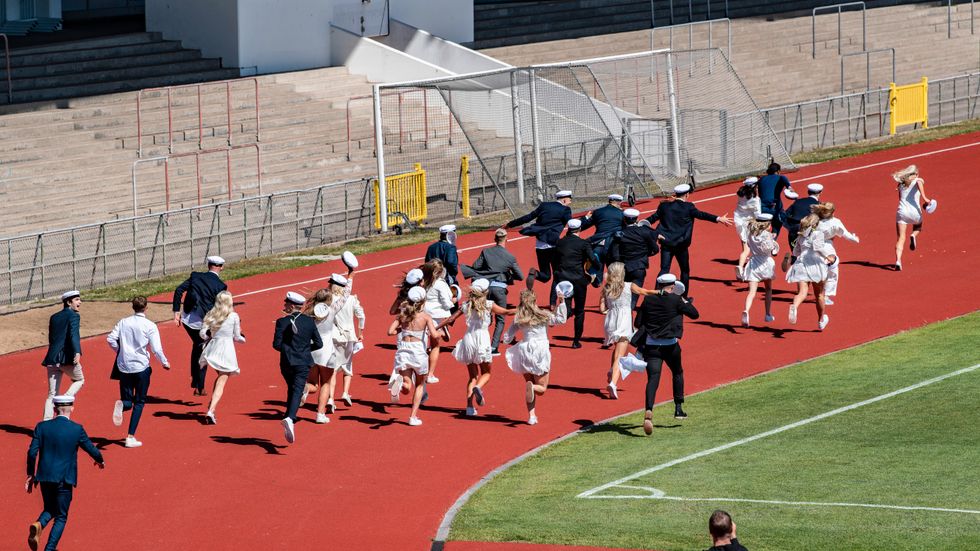Mer än 10 000 elever pluggar på idrottsgymnasium. Bilden tagen i juni, när studenterna från Malmö idrottsgymnasium hade utspring på Malmö stadion.