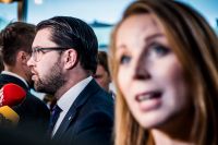 Annie Lööf och Jimmie Åkesson i politisk strid – vem har rätt? Arkivbild. 