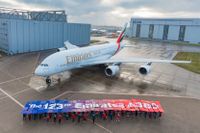 Så här såg det ut när Airbus lämnade över det sista superjumboplanet. I december fick flygbolaget Emirates därmed sin 123:e A380.