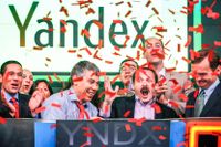 Arkady Volozh och Ilya Segalovich jublar under Yandex börsnotering i New York 2011.