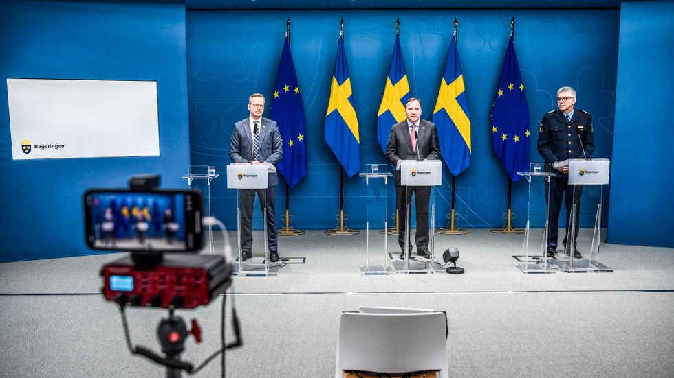 Statsminister Stefan Löfven (S) håller pressträff tillsammans med inrikesminister Mikael Damberg (S) och rikspolischef Anders Thornberg.