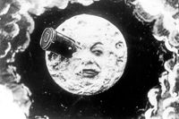 Något av det första som visades på vita duken efter att filmmediet uppfunnits var George Méliès ”Resan till månen” från 1902.