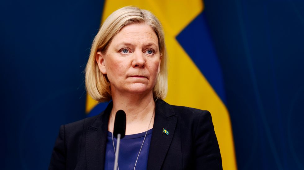 Statsminister Magdalena Andersson (S) får kritik för att inte använda ordet invasion.
