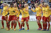 Elaine och Marta firar 5–0-målet på Tyresövallen. Bäva månde moståndarna när Tyresö kommer i form, skriver SvD:s Gert-Owe Gärder.