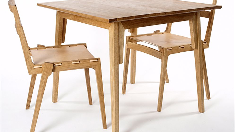 Köksbord och stolar av den norske formgivaren Öyvind Wyller.