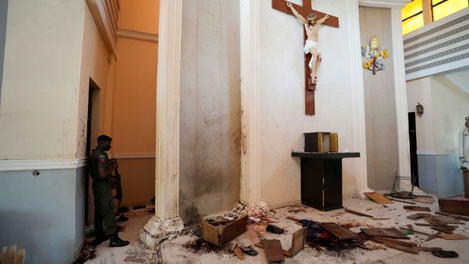 Kyrka i Nigeria efter IS-attack i juni 2022. Minst 40 gudtsjänstbesökare dödades.