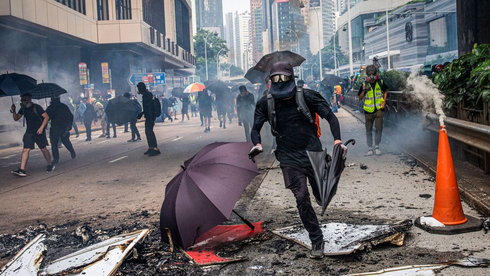 Demonstrationerna i Hongkong slår hårt mot ekonomin.
