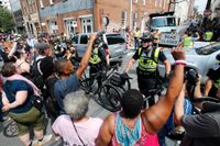 Demonstrationer på den plats i Charlottesville i Virginia där en 32-åriga Heather Heyer som protesterade mot en högerextrem manifestation dödades i fjol.