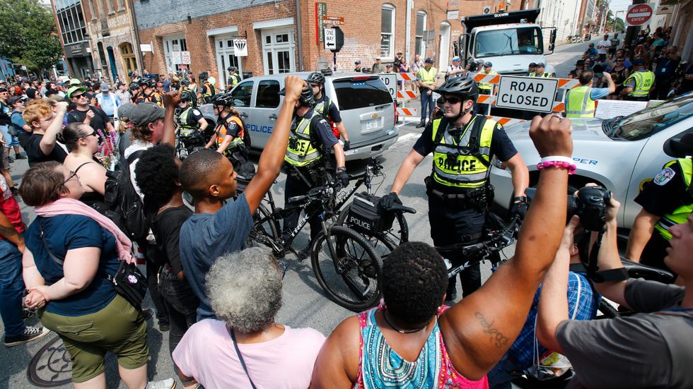 Demonstrationer på den plats i Charlottesville i Virginia där en 32-åriga Heather Heyer som protesterade mot en högerextrem manifestation dödades i fjol.